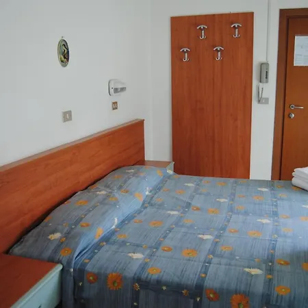 Готель Trevi Чезенатіко